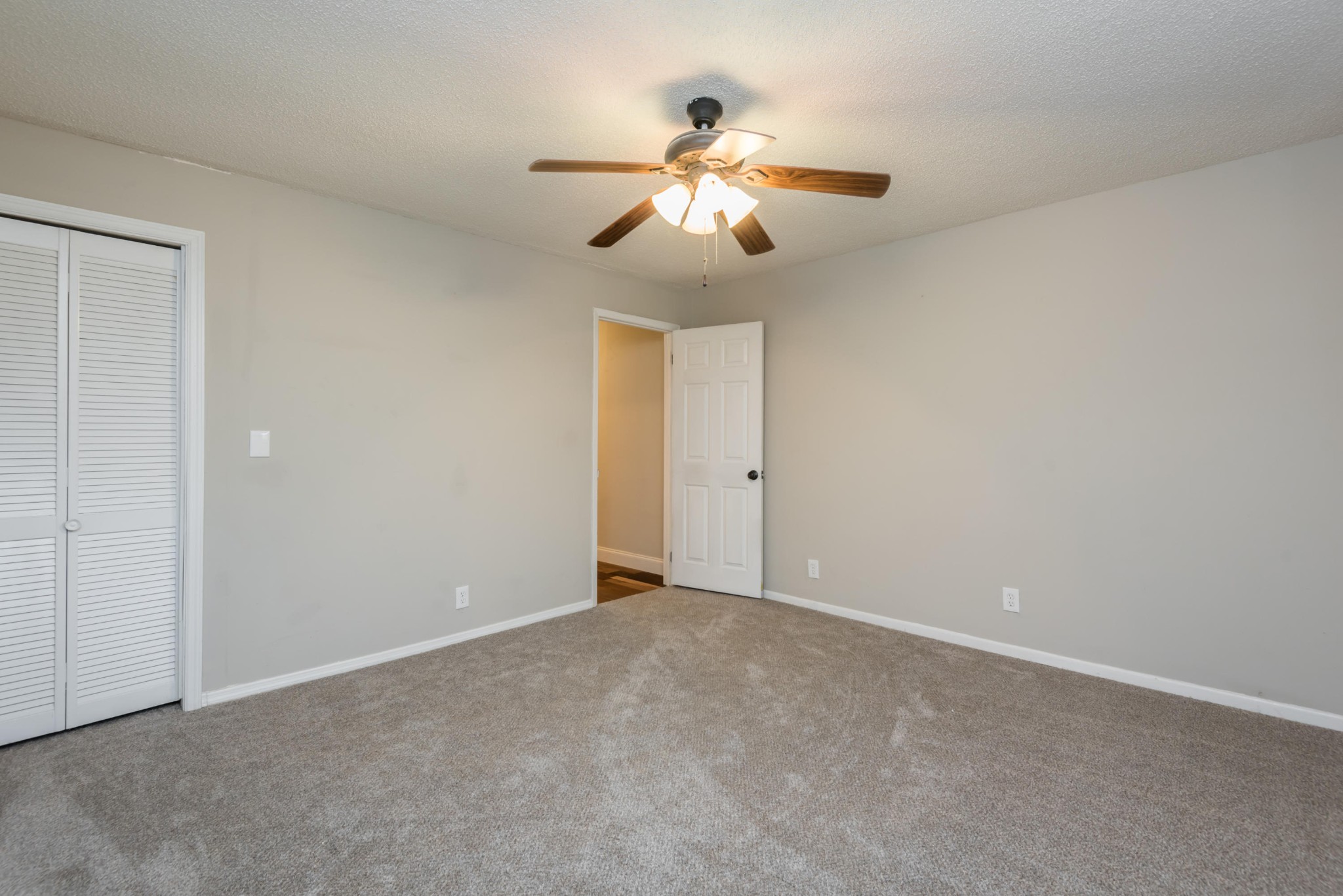 9825 Chestnut Ridge Road Heiskell, TN 37754 - Photo 20 of 32 a view of an empty room with a fan
