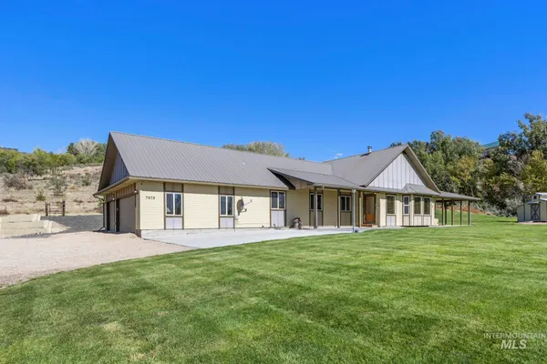 $989,500 | 7978 Base Line Road, Melba, ID 83641