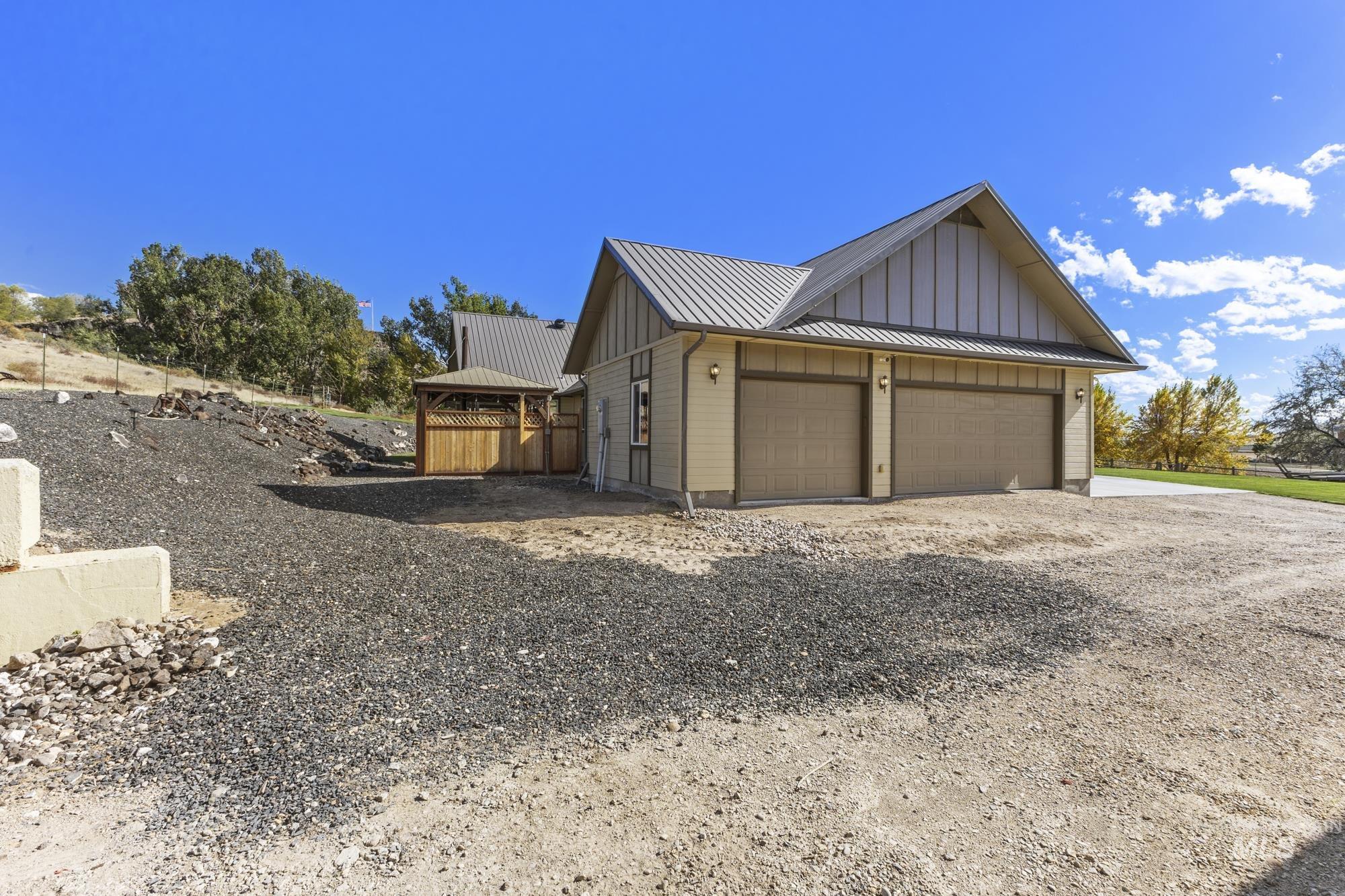 7978 Base Line Road Melba, ID 83641 - Photo 3 of 37