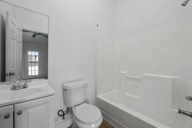 $1,065 | 2218 Magnolia Circle, Unit 302, Tallahassee, FL 32301