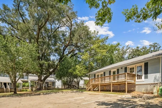 $1,065 | 2218 Magnolia Circle, Unit 302, Tallahassee, FL 32301