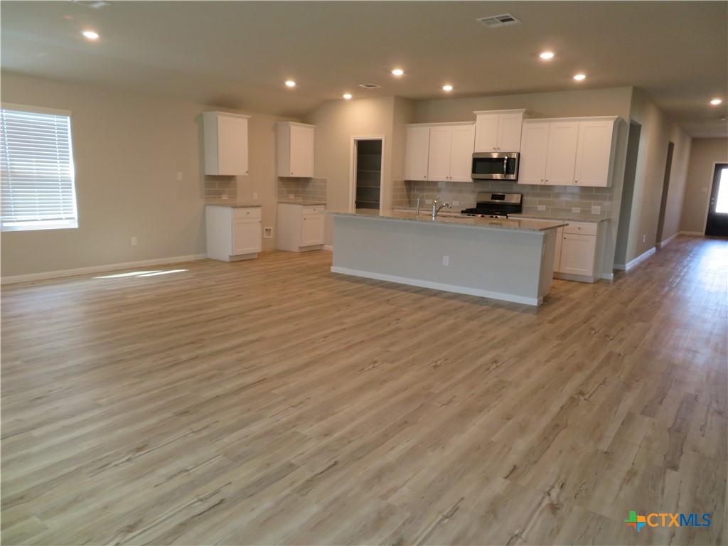 554 Blue Stem Road New Braunfels, TX 78130 - Photo 4 of 23