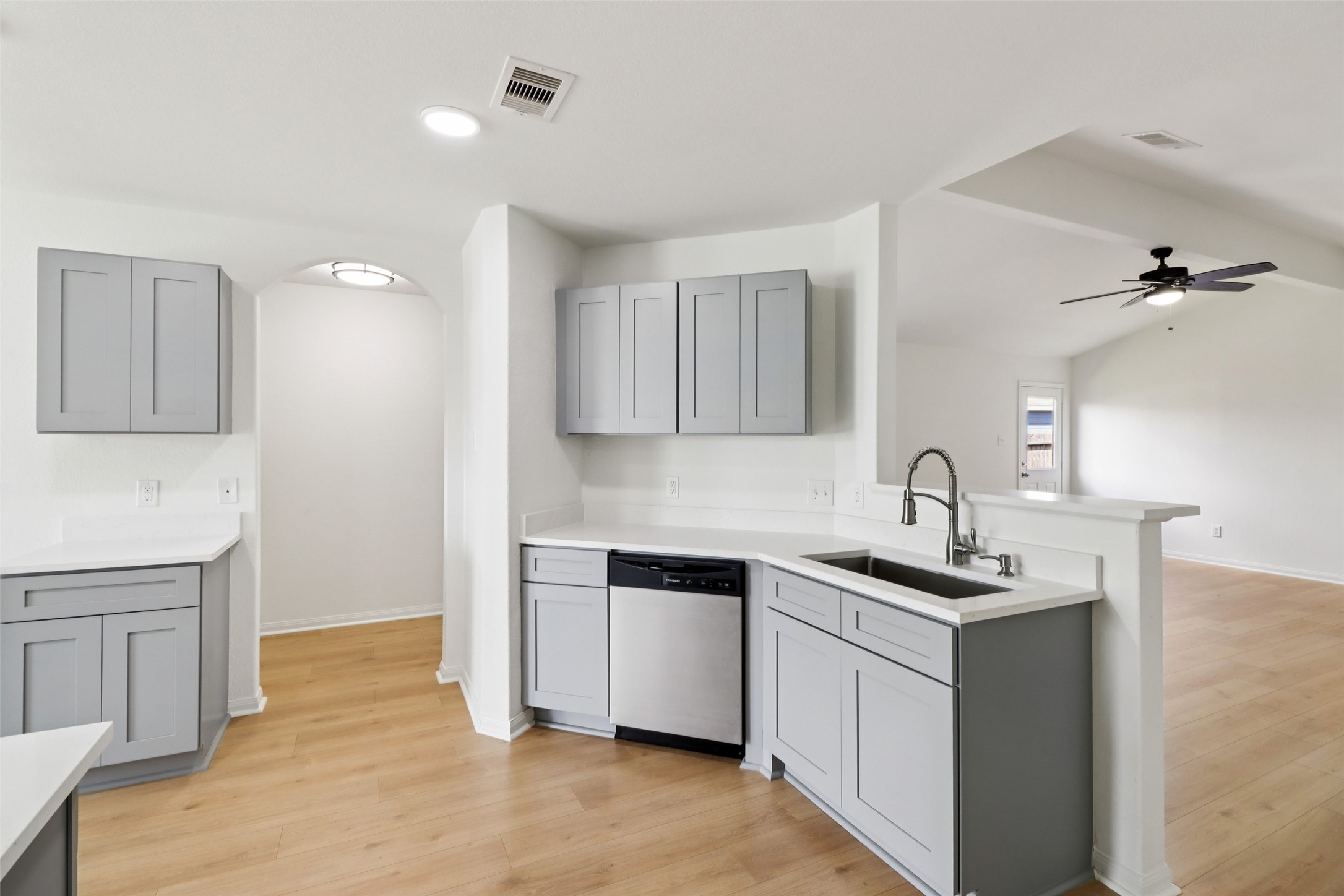 8006 Distant Harbor Road Baytown, TX 77523 - Photo 3 of 29