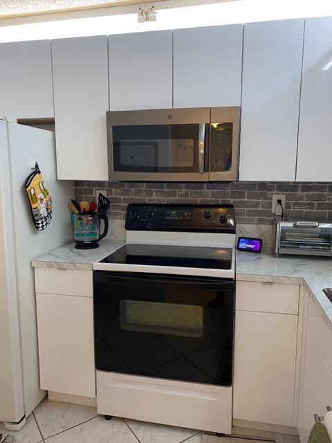 9300 Southwest 8th Street, Unit 305 Boca Raton, FL 33428 - Photo 10 of 22 IMG_2369