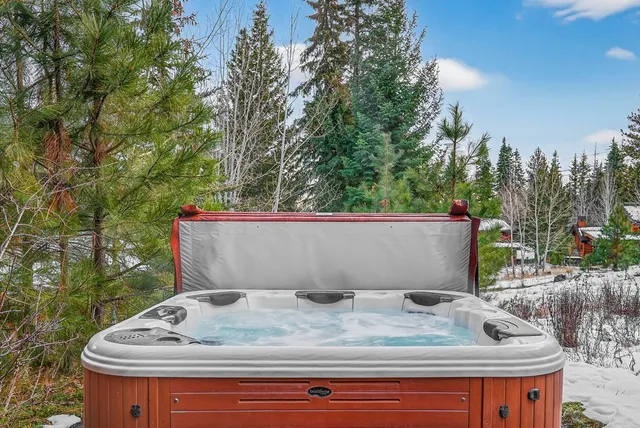 $1,190,000 | 87 Clearwater Court, Donnelly, ID 83615