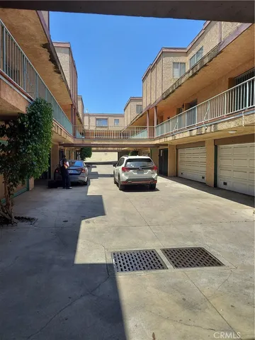 $570,000 | 15527 Parthenia Street, Unit 18, North Hills, CA 91343