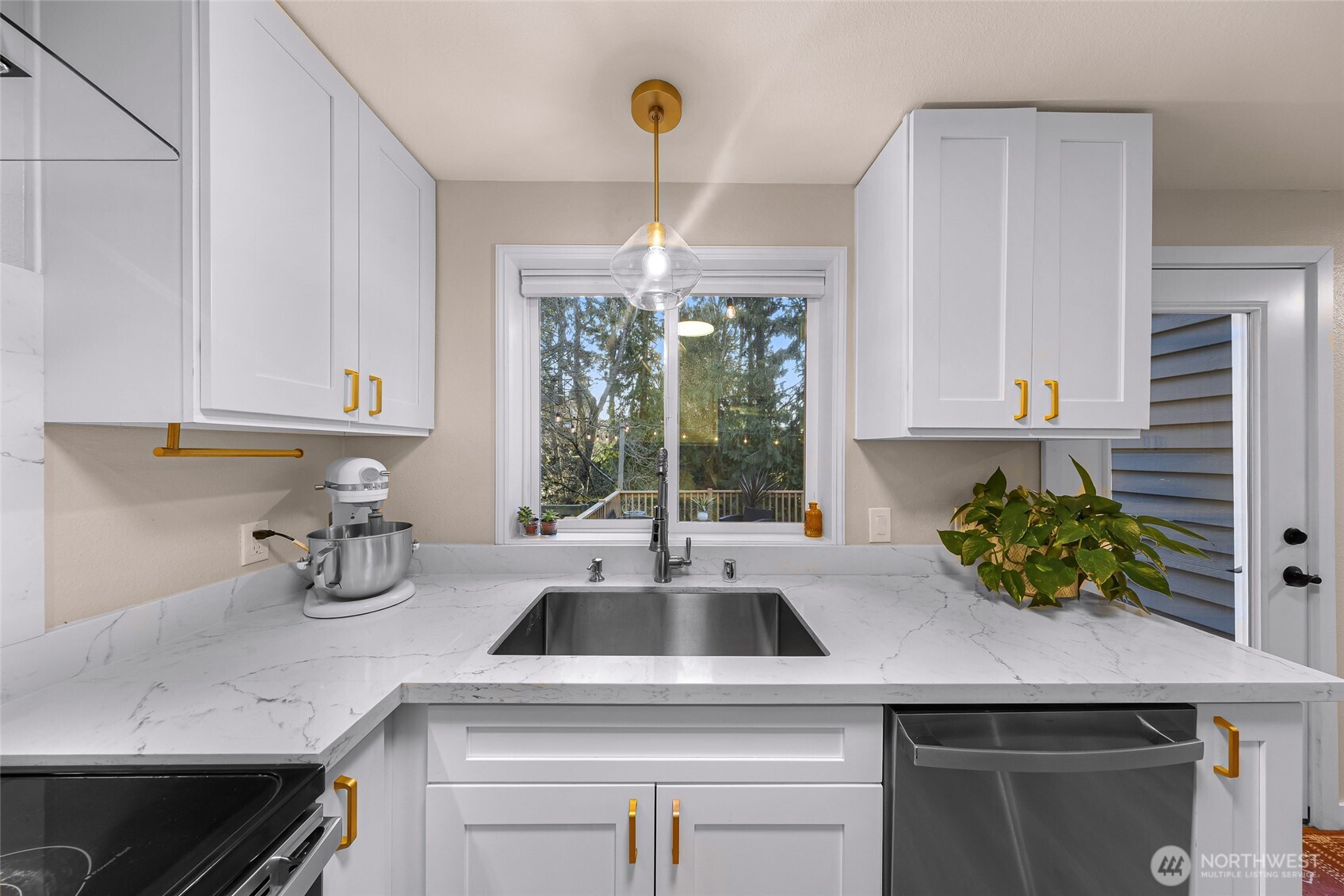 997 Goat Trail Loop Road Mukilteo, WA 98275 - Photo 12 of 33