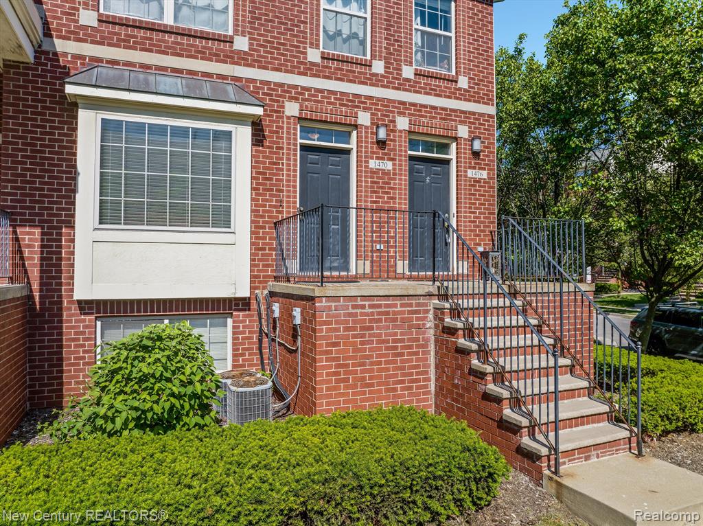 1470 Raliegh Place Troy, MI 48084 - Photo 3 of 30