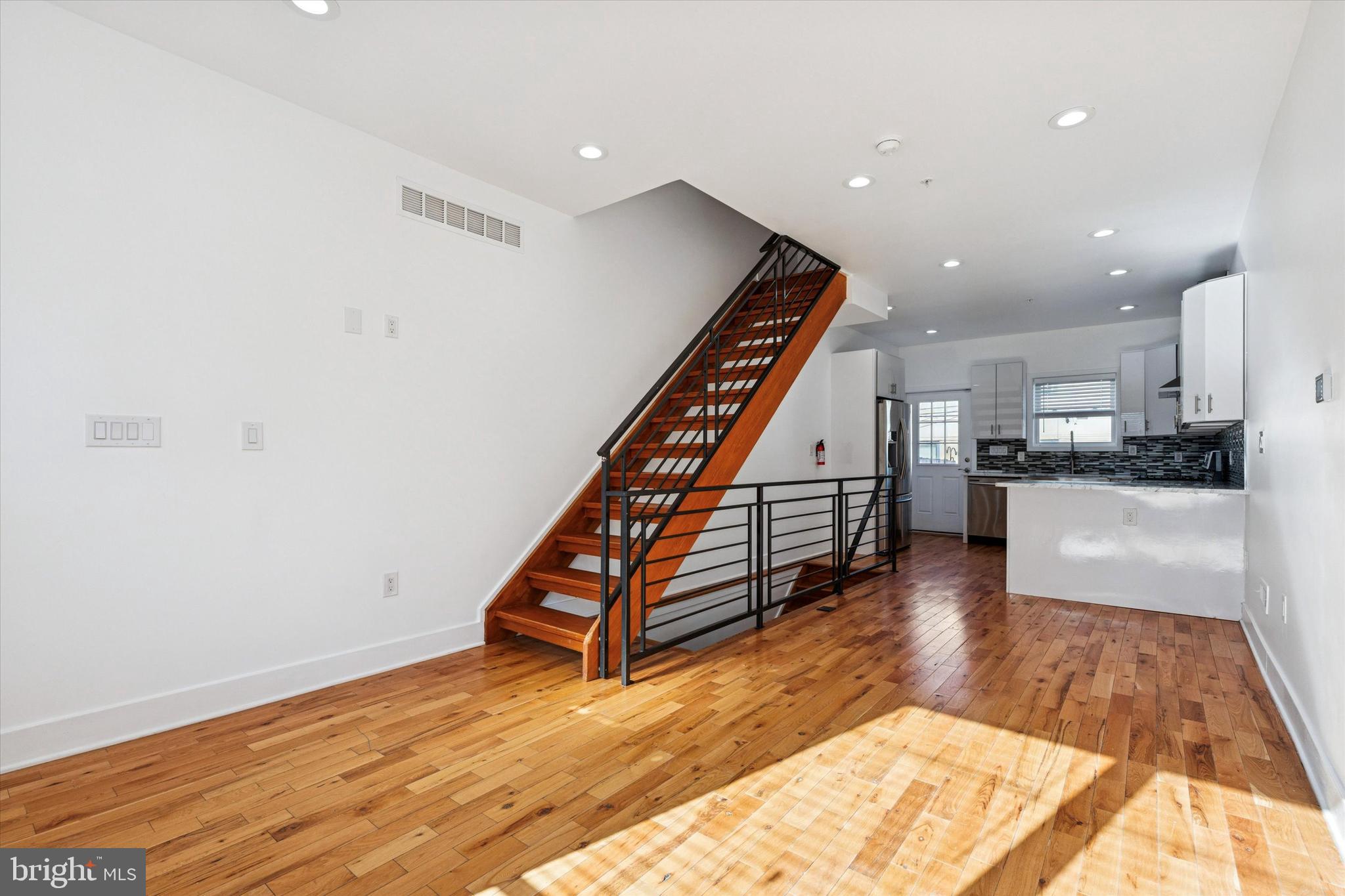 2127 Cross Street Philadelphia, PA 19146 - Photo 4 of 25