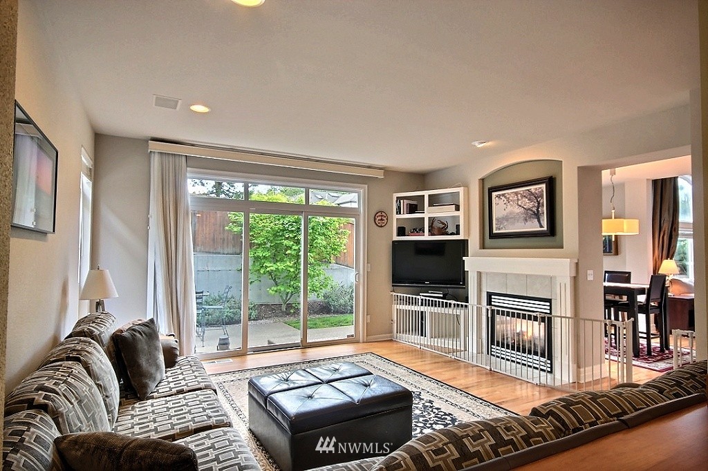 1901 Northeast 35th Place Renton, WA 98056 - Photo 7 of 25 Gallery Image 7