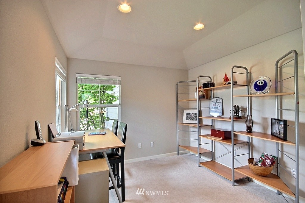 1901 Northeast 35th Place Renton, WA 98056 - Photo 9 of 25 Gallery Image 9