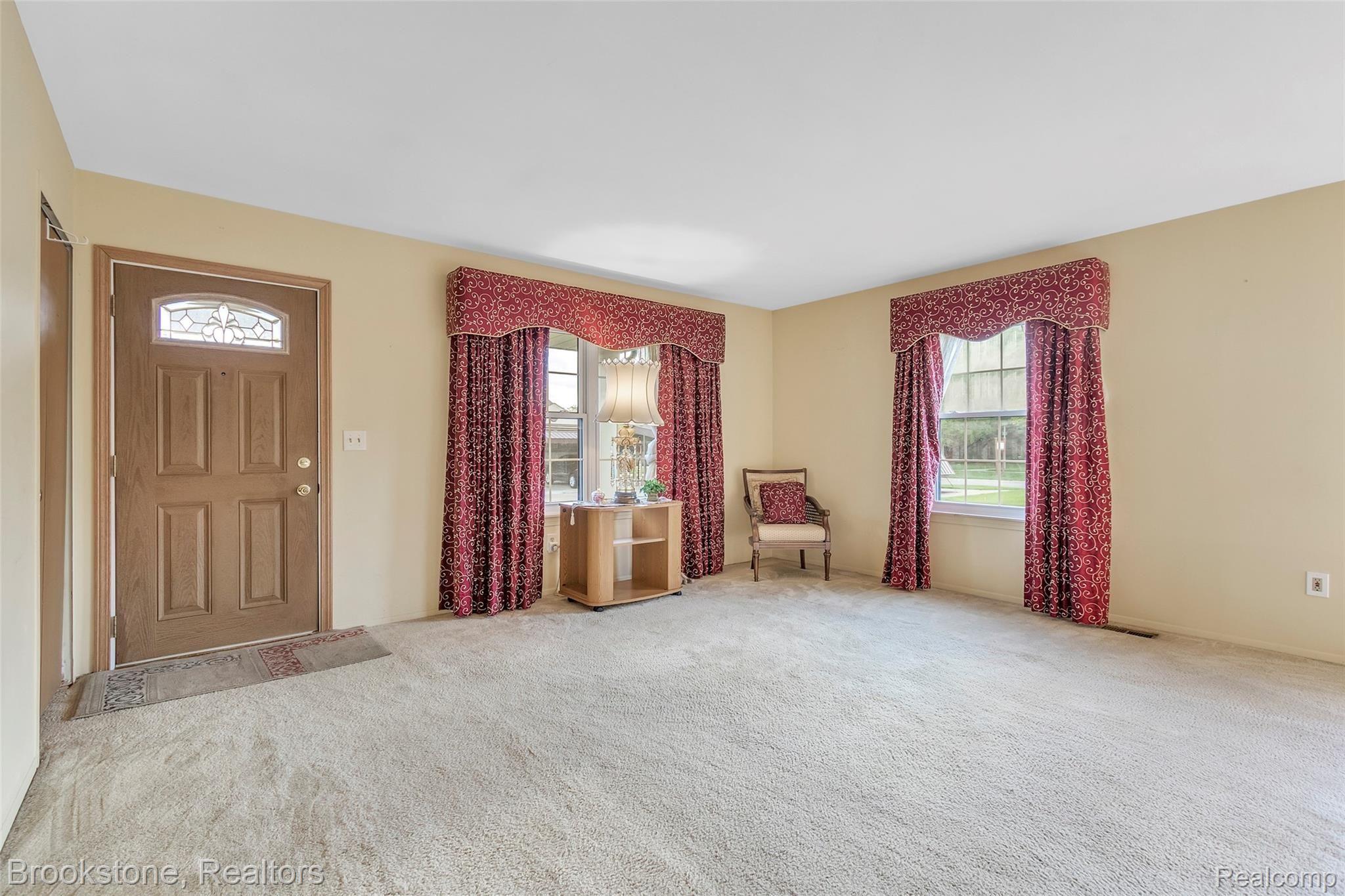 24494 Greenhill Road Warren, MI 48091 - Photo 7 of 37 24494-Greenhill-Warren-MI-windowstill-7.jpg