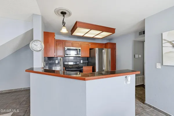 $334,900 | 37940 42nd Street East, Unit 136, Palmdale, CA 93552