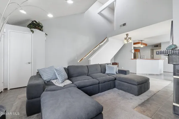 $334,900 | 37940 42nd Street East, Unit 136, Palmdale, CA 93552