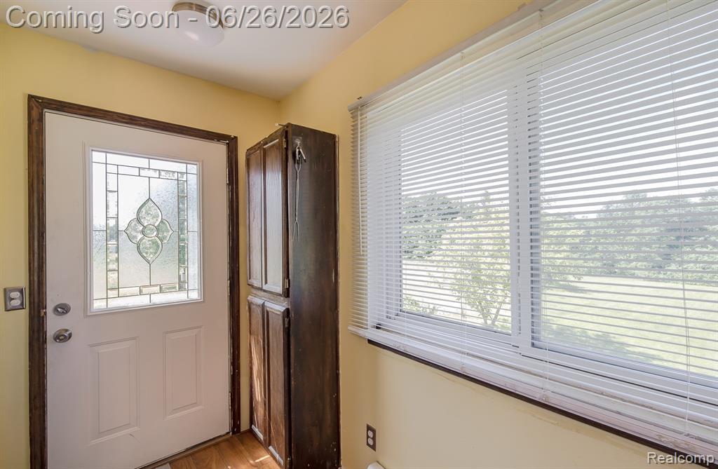 9635 Ortonville Road Clarkston, MI 48348 - Photo 9 of 28