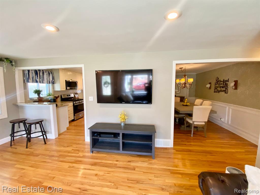 909 1st Street Rochester, MI 48307 - Photo 12 of 64