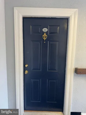 $2,000 | 20603 Cornstalk Terrace, Unit 302, Ashburn, VA 20147