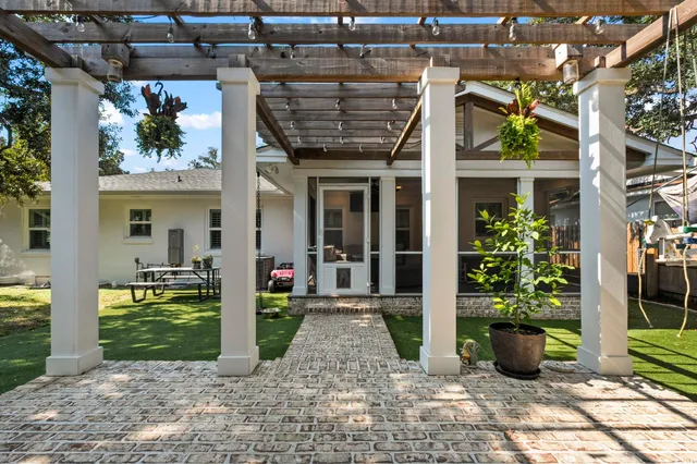 $960,000 | 412 37th Avenue North, Myrtle Beach, SC 29577