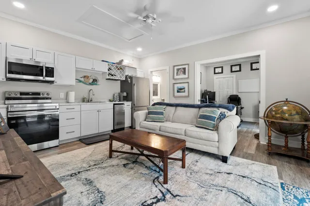 $960,000 | 412 37th Avenue North, Myrtle Beach, SC 29577