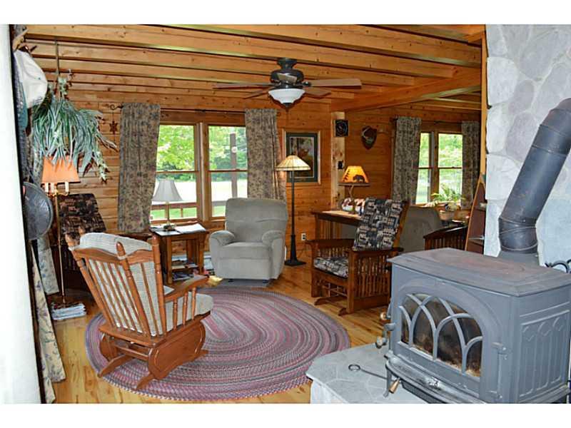 845 Lakeview Road Topsfield, ME 04490 - Photo 28 of 35 Living Room.