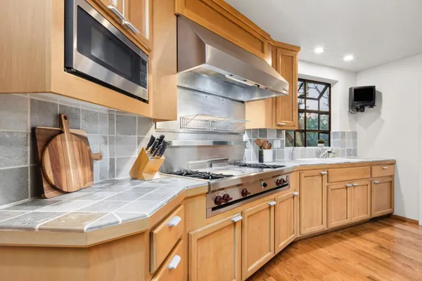 $1,749,999 | 984 Crestview Drive, Murphys, CA 95247