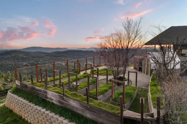 $1,749,999 | 984 Crestview Drive, Murphys, CA 95247