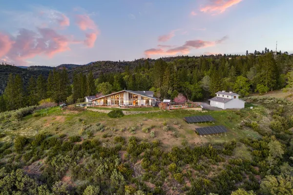 $1,749,999 | 984 Crestview Drive, Murphys, CA 95247