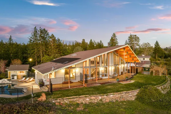 $1,749,999 | 984 Crestview Drive, Murphys, CA 95247