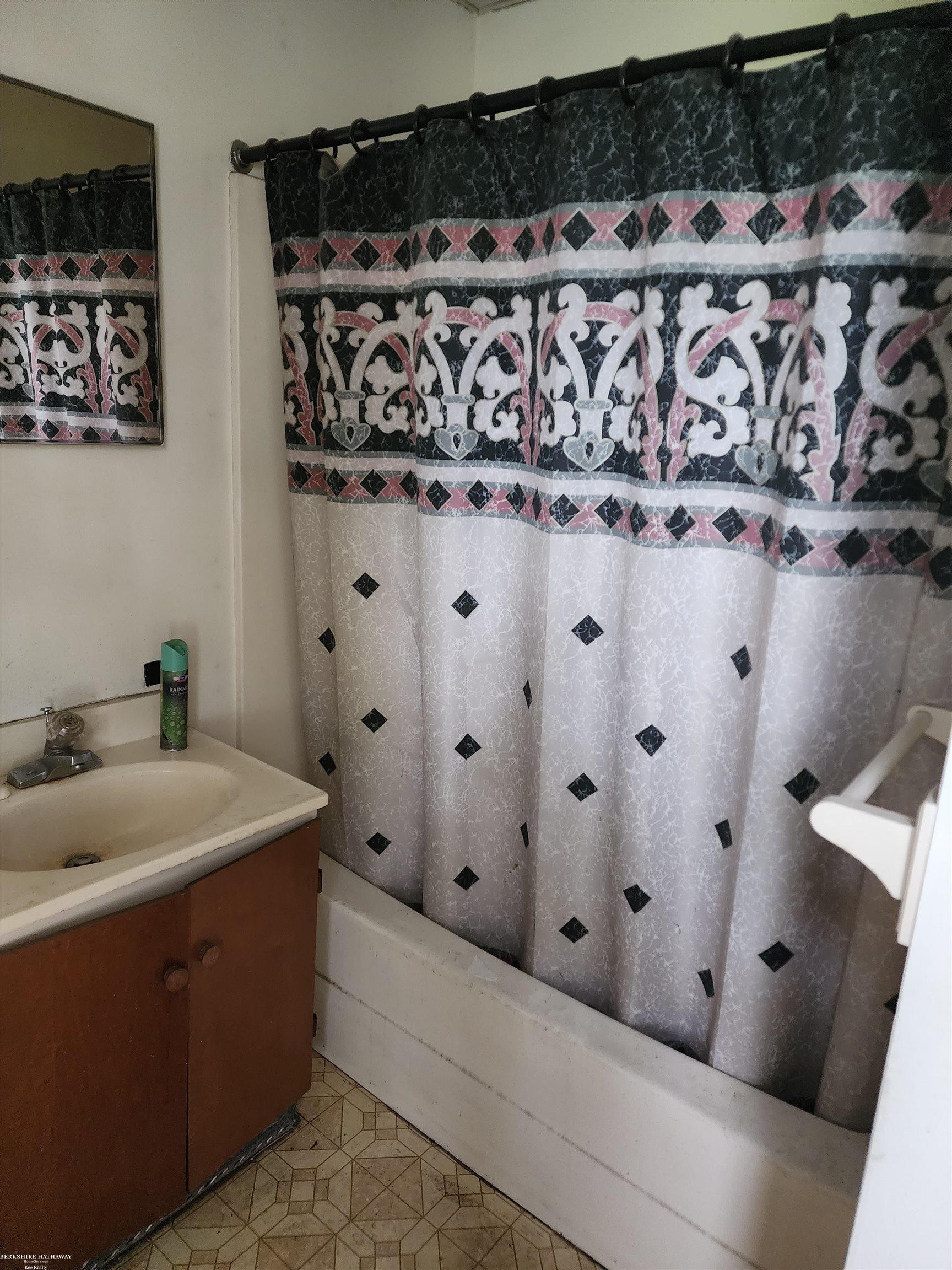 18075 21 Mile Road Macomb, MI 48044 - Photo 21 of 30 50121303-20.JPG
