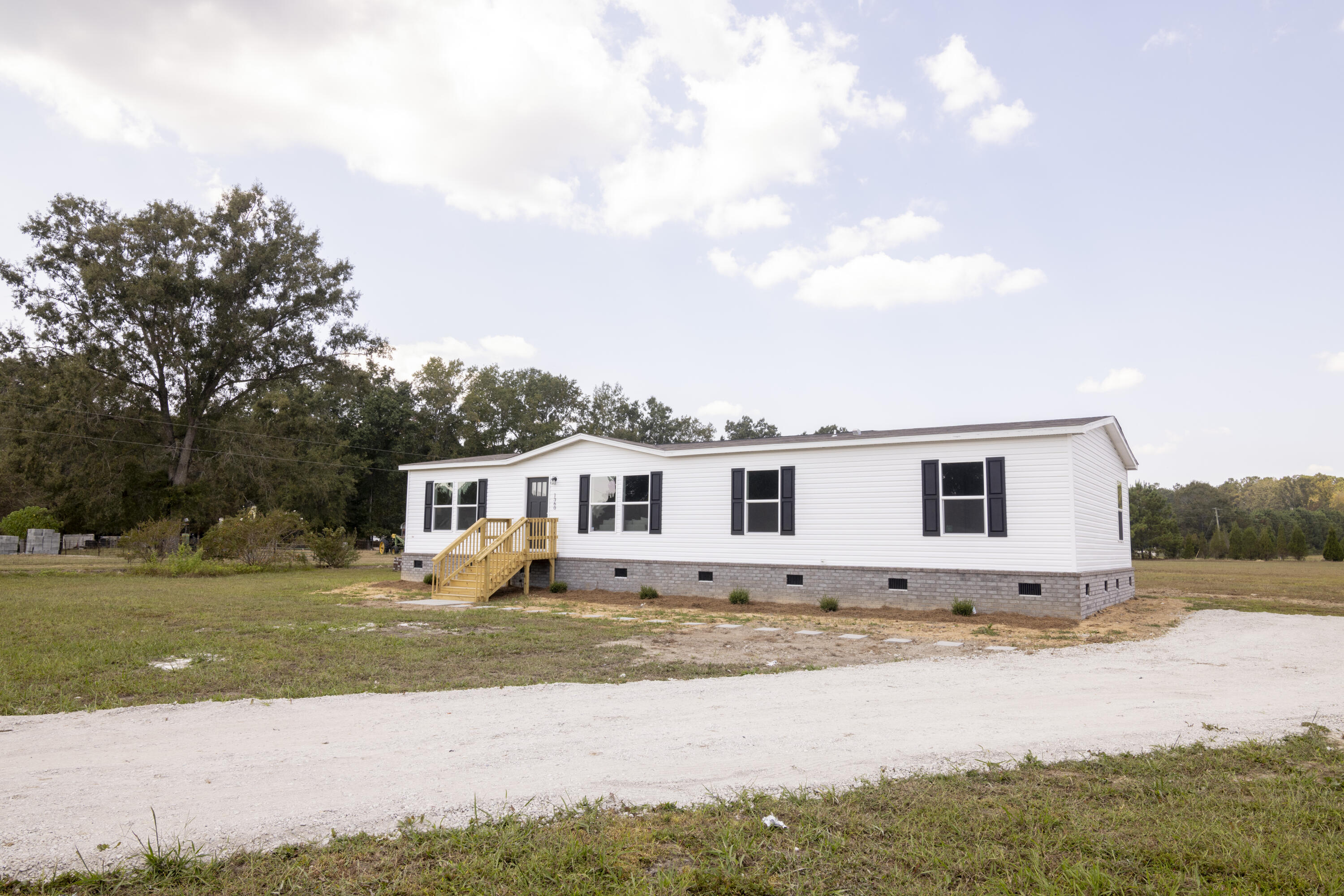 1360 Givhans Road Ridgeville, SC 29472 - Photo 2 of 23 1360Givhans_04