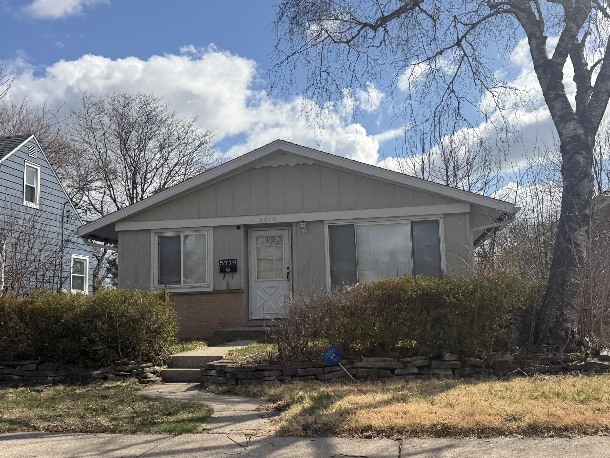 5718 North 80th Street Milwaukee, WI 53218 - Photo 2 of 3 IMG_2022