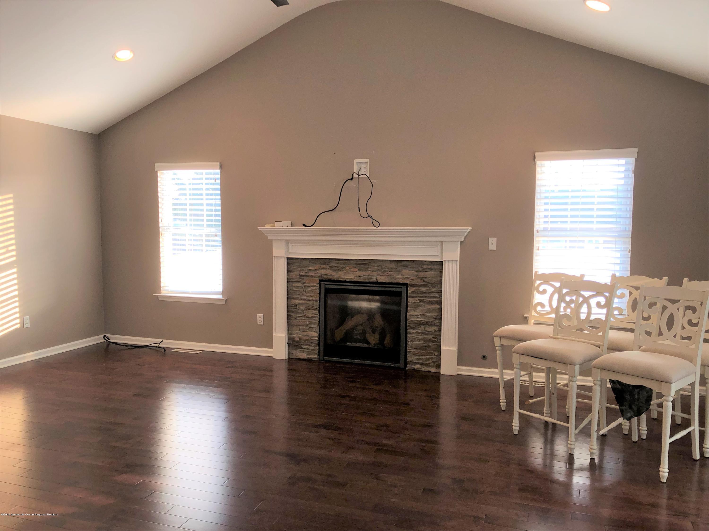 2220 Rogers Road Point Pleasant, NJ 08742 - Photo 4 of 18 IMG_1593 (2)