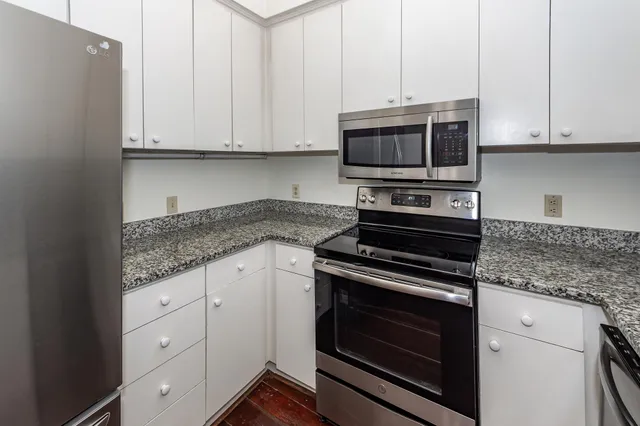 $4,400 | 290 King Street, Unit A, Charleston, SC 29401