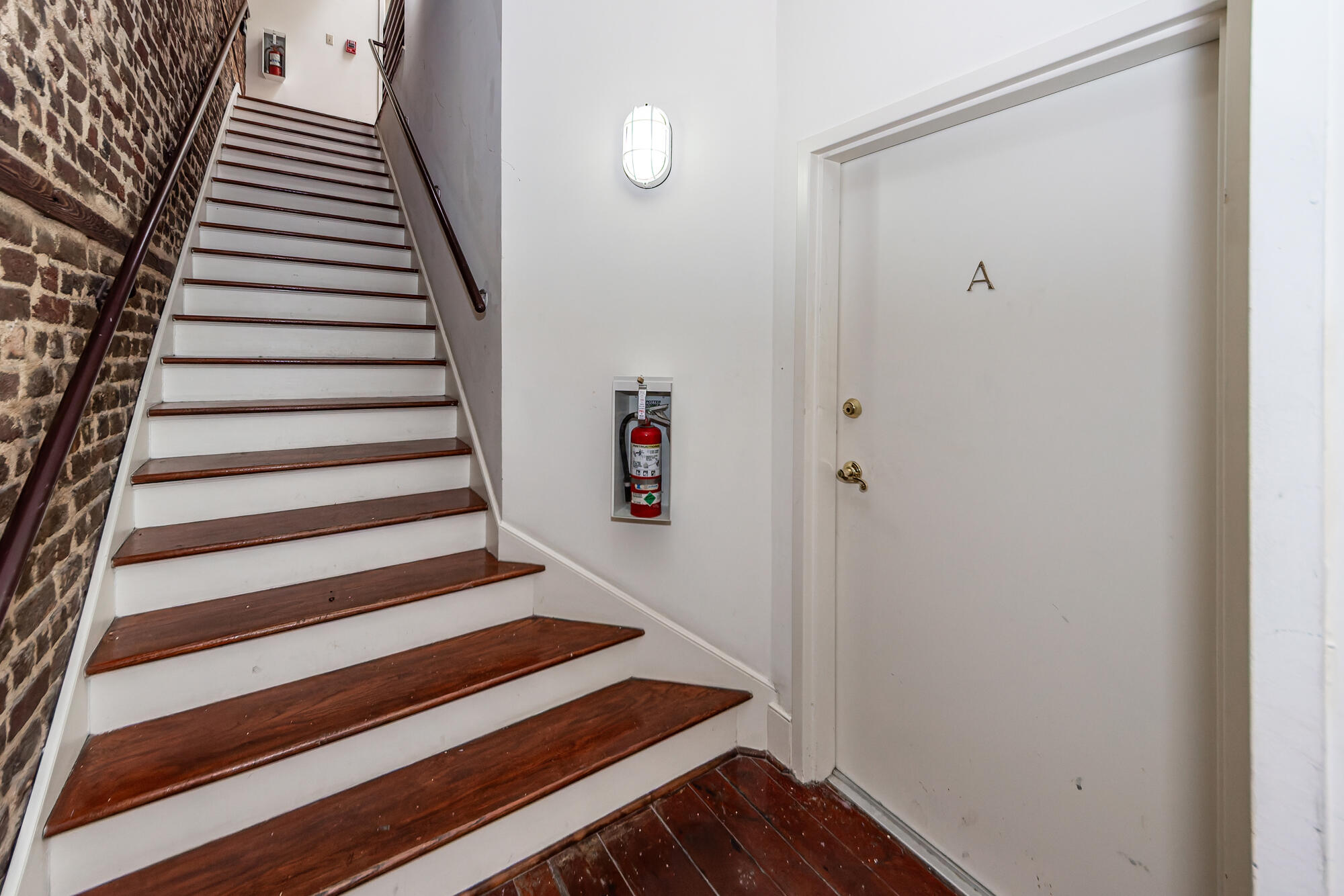 290 King Street, Unit A Charleston, SC 29401 - Photo 3 of 30 03