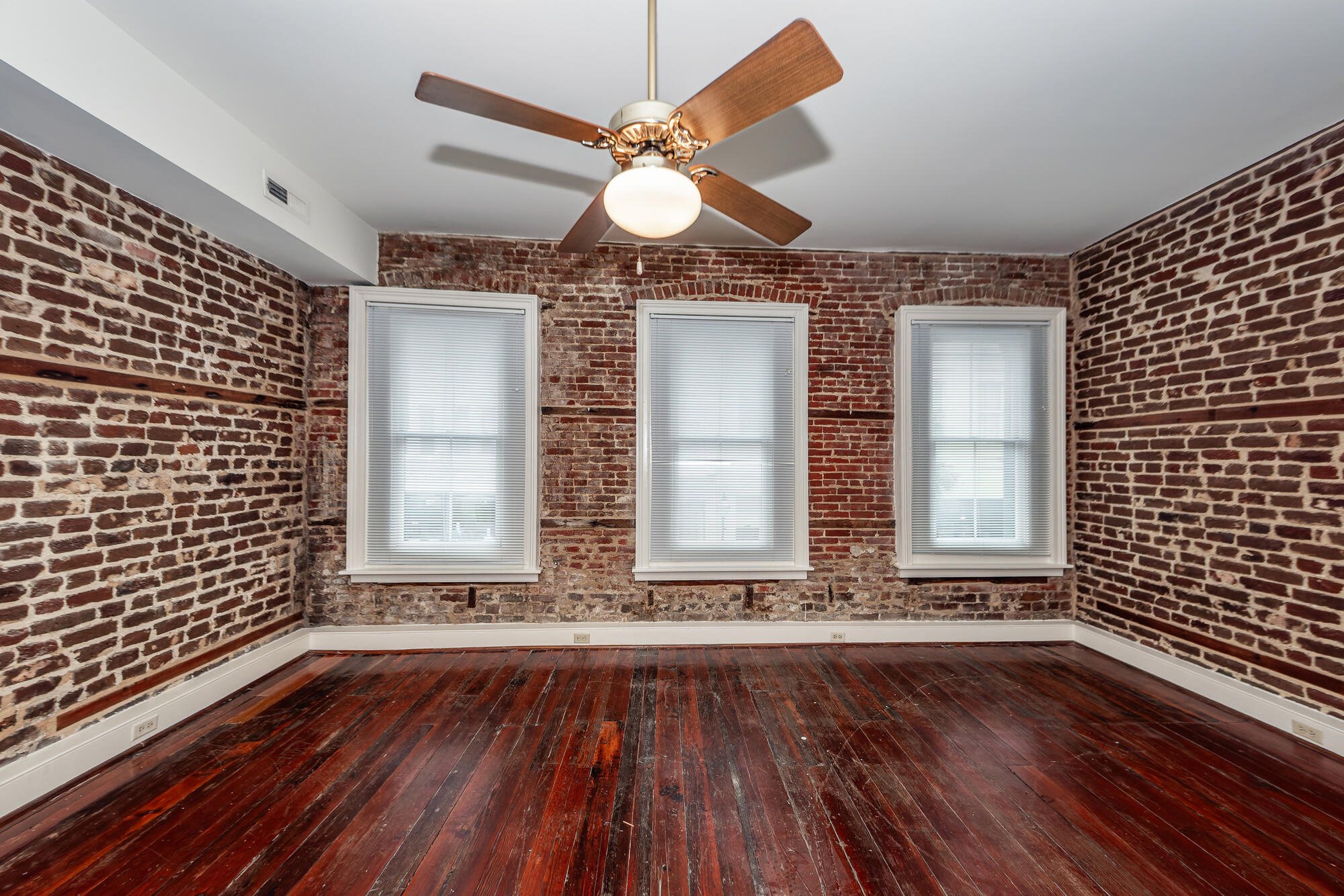 290 King Street, Unit A Charleston, SC 29401 - Photo 4 of 30 04