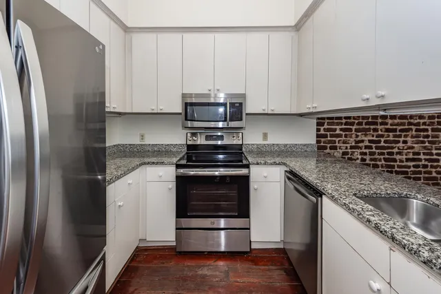 $4,400 | 290 King Street, Unit A, Charleston, SC 29401