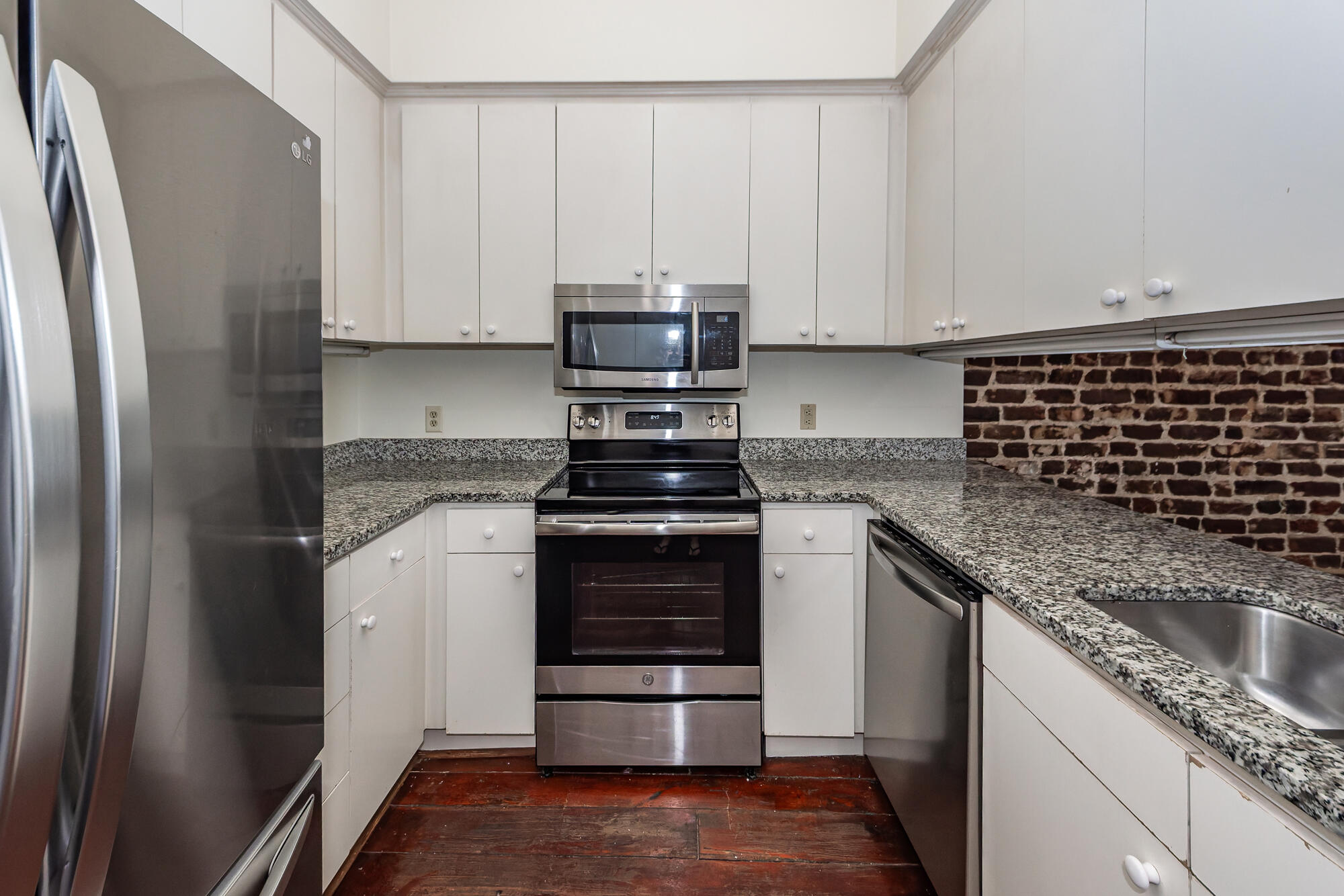 290 King Street, Unit A Charleston, SC 29401 - Photo 9 of 30 09