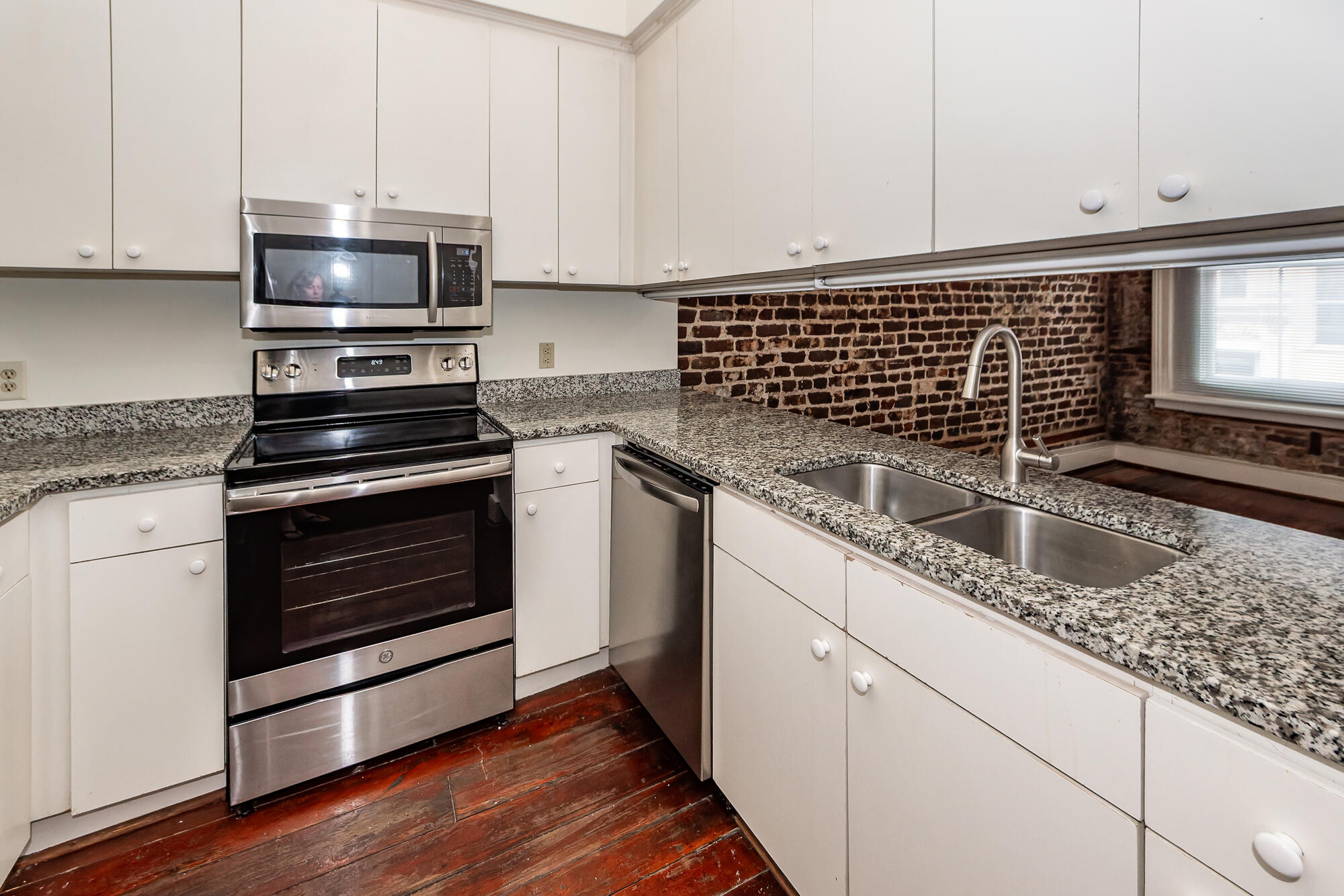 290 King Street, Unit A Charleston, SC 29401 - Photo 10 of 30 10