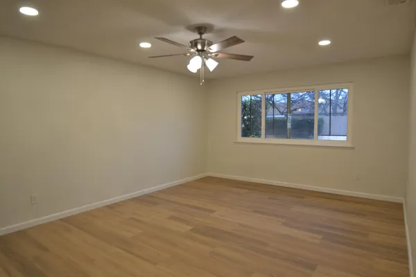 $429,900 | 332 West Indianapolis Avenue, Clovis, CA 93612