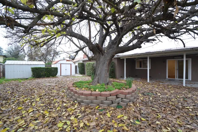 $429,900 | 332 West Indianapolis Avenue, Clovis, CA 93612