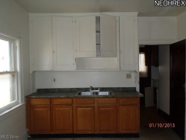 3603 Chelton Road Cleveland, OH 44120 - Photo 8 of 9