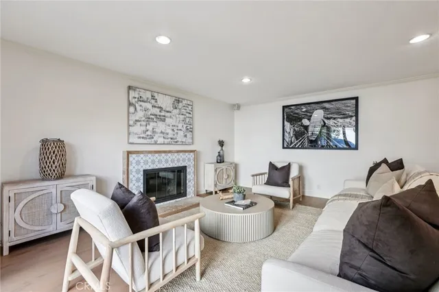 $1,725,000 | 2001 Bataan Road, Redondo Beach, CA 90278