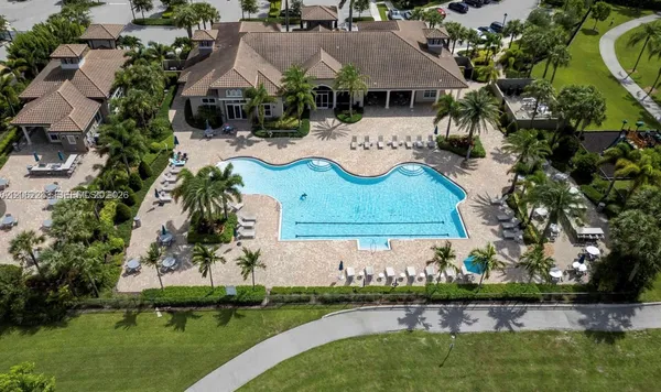 $3,400 | 1240 Eucalyptus Drive, Unit 2, Hollywood, FL 33021