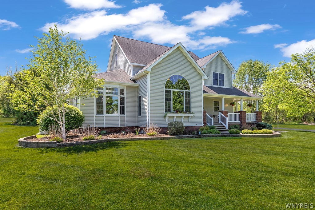 8965 Hickory Meadows Road Boston, NY 14025 - Photo 2 of 49 Back