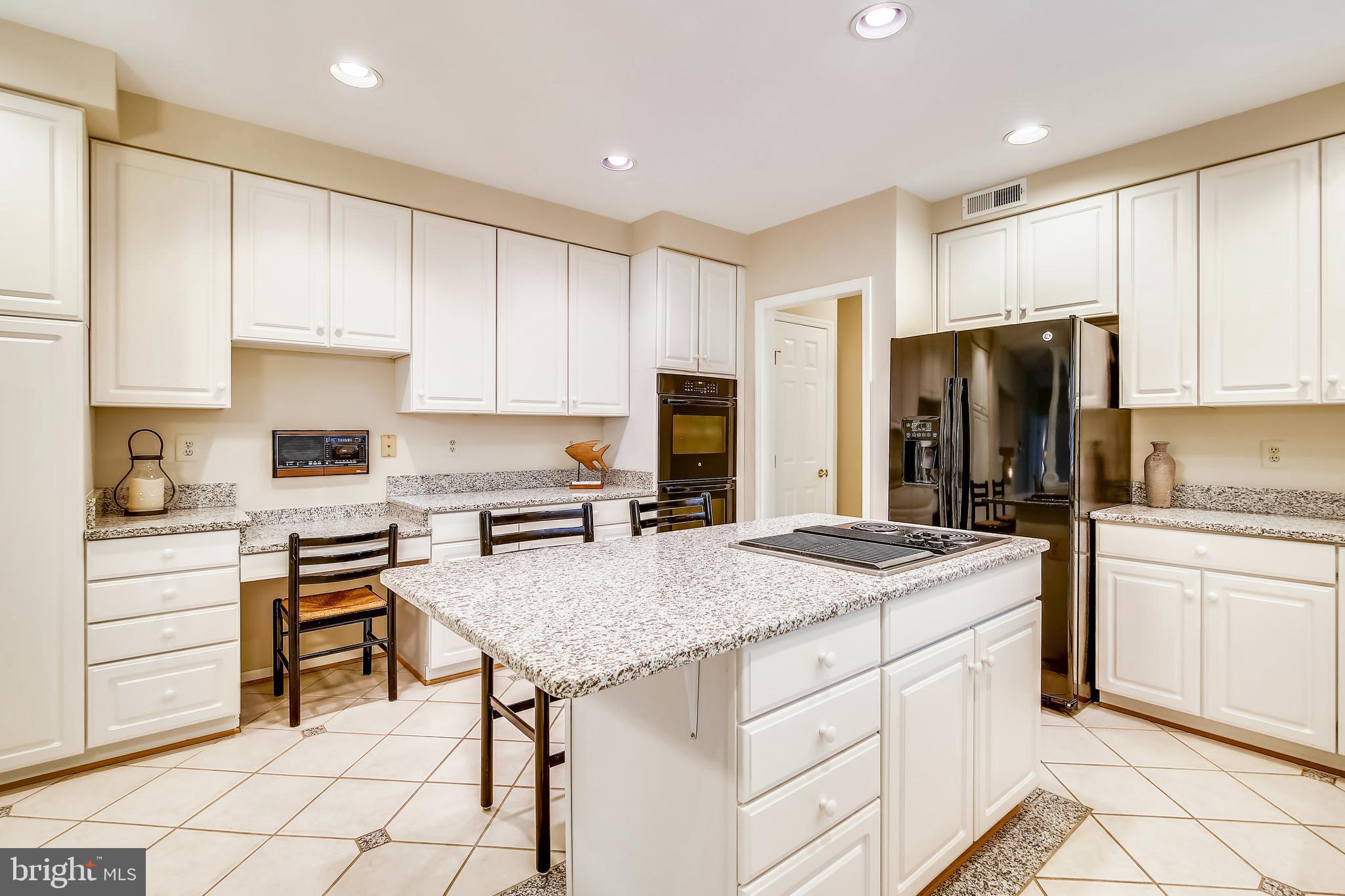 6441 Stream Valley Way Gaithersburg, MD 20882 - Photo 16 of 60 Lots of Cabinetry