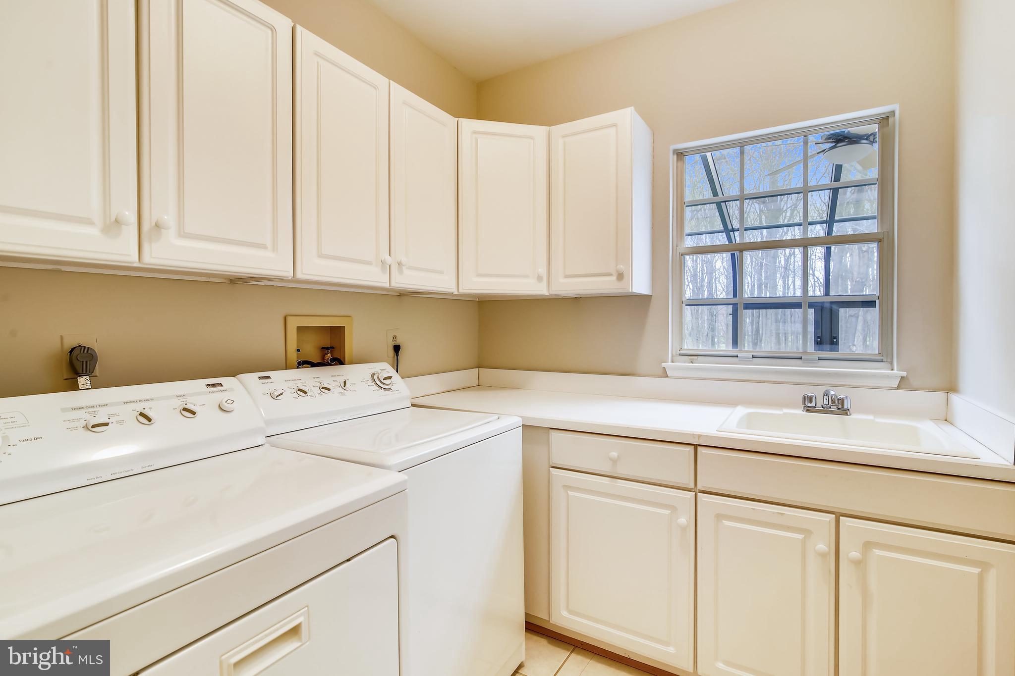 6441 Stream Valley Way Gaithersburg, MD 20882 - Photo 29 of 60 Nice Size Laundry Room