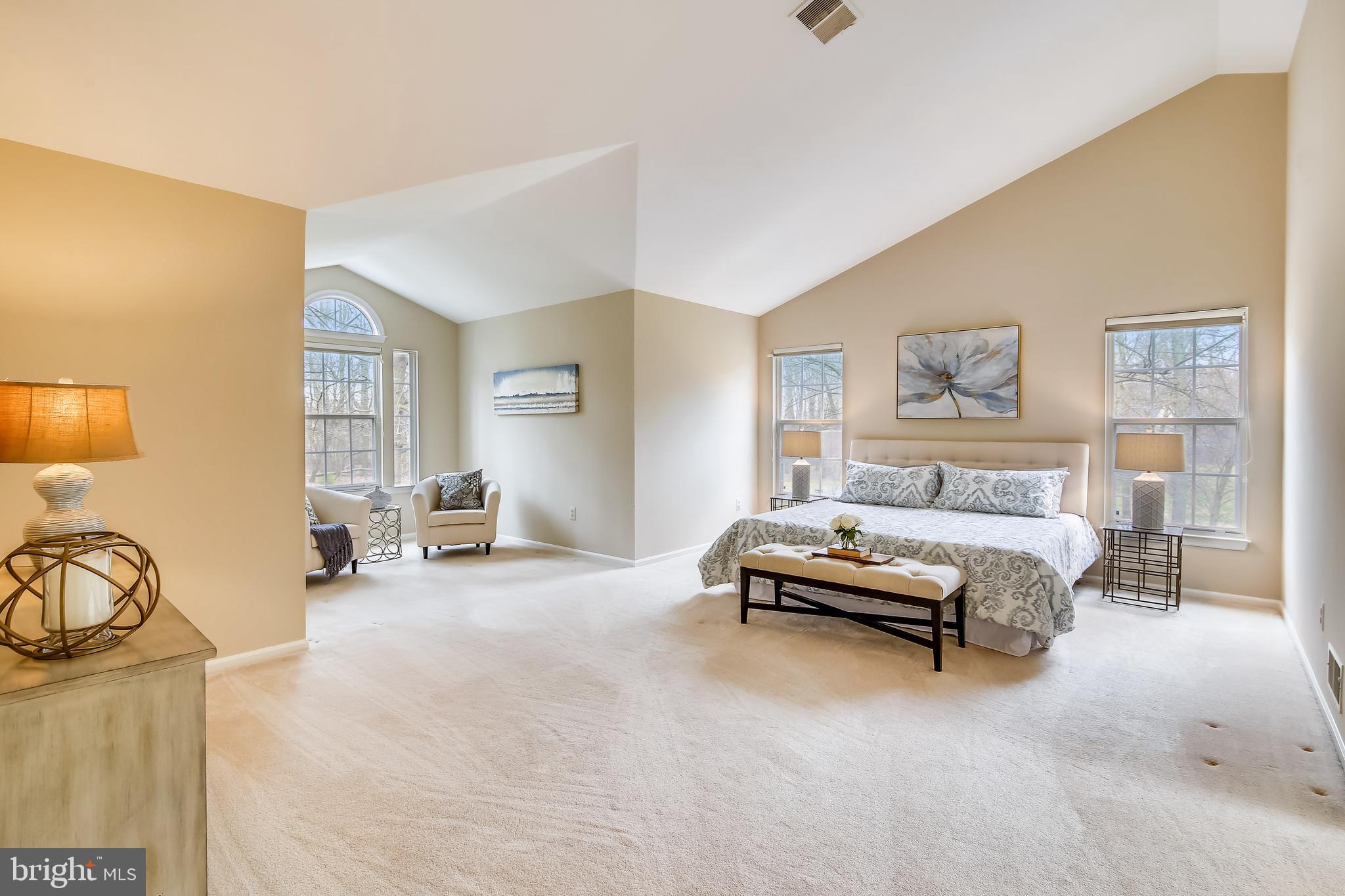 6441 Stream Valley Way Gaithersburg, MD 20882 - Photo 33 of 60 Lovely Master w/Sitting Area