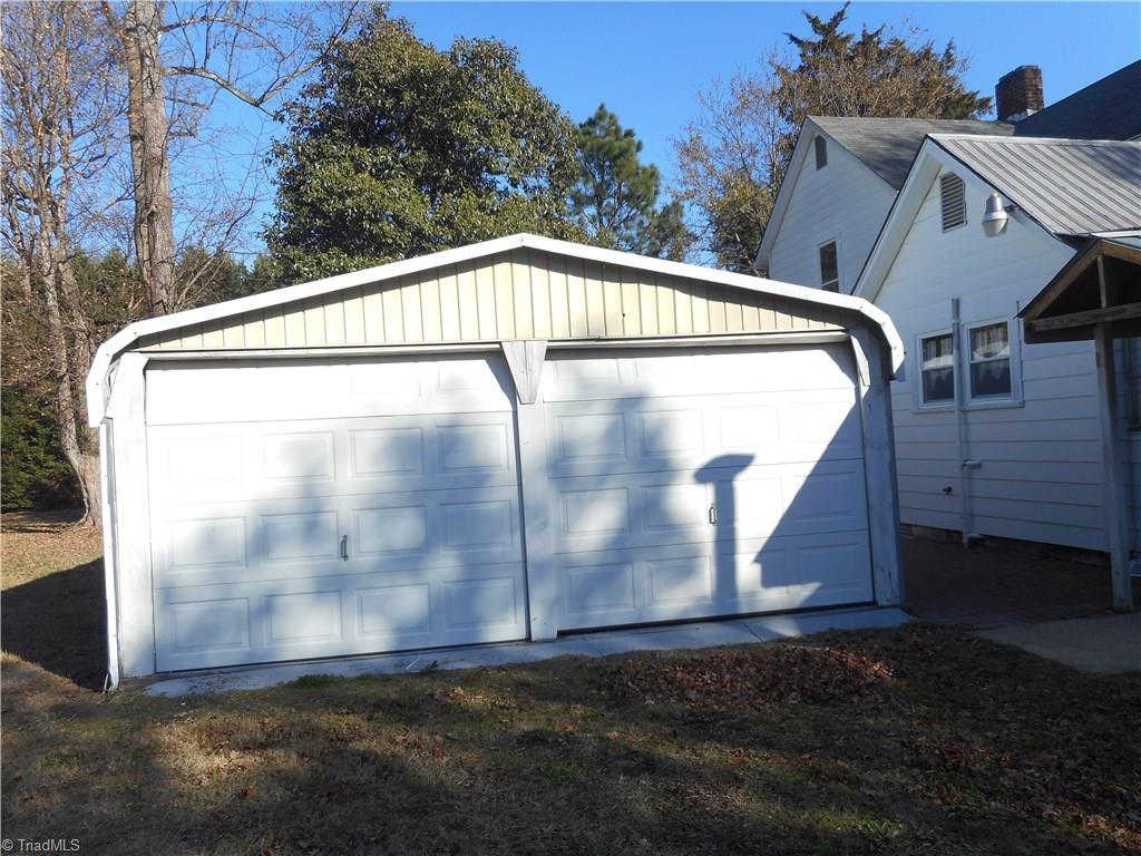 515-517 Oakview Road High Point, NC 27265 - Photo 13 of 29 Garage #1