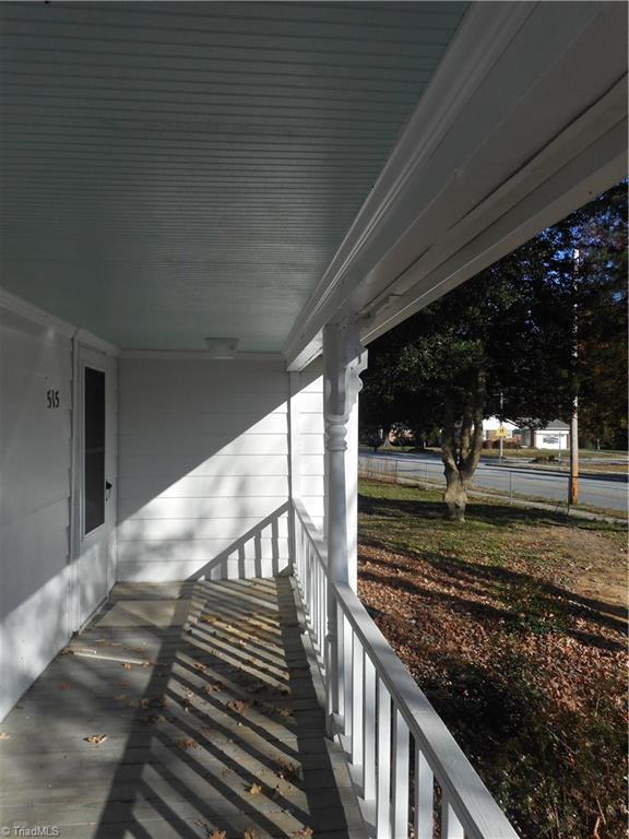 515-517 Oakview Road High Point, NC 27265 - Photo 18 of 29 Front porch