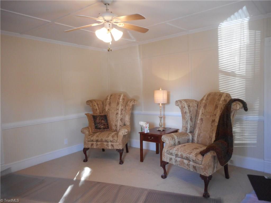 515-517 Oakview Road High Point, NC 27265 - Photo 21 of 29 sunny and bright living room